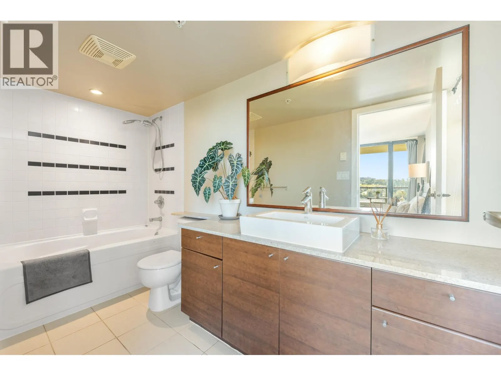 1806 4178 DAWSON STREET