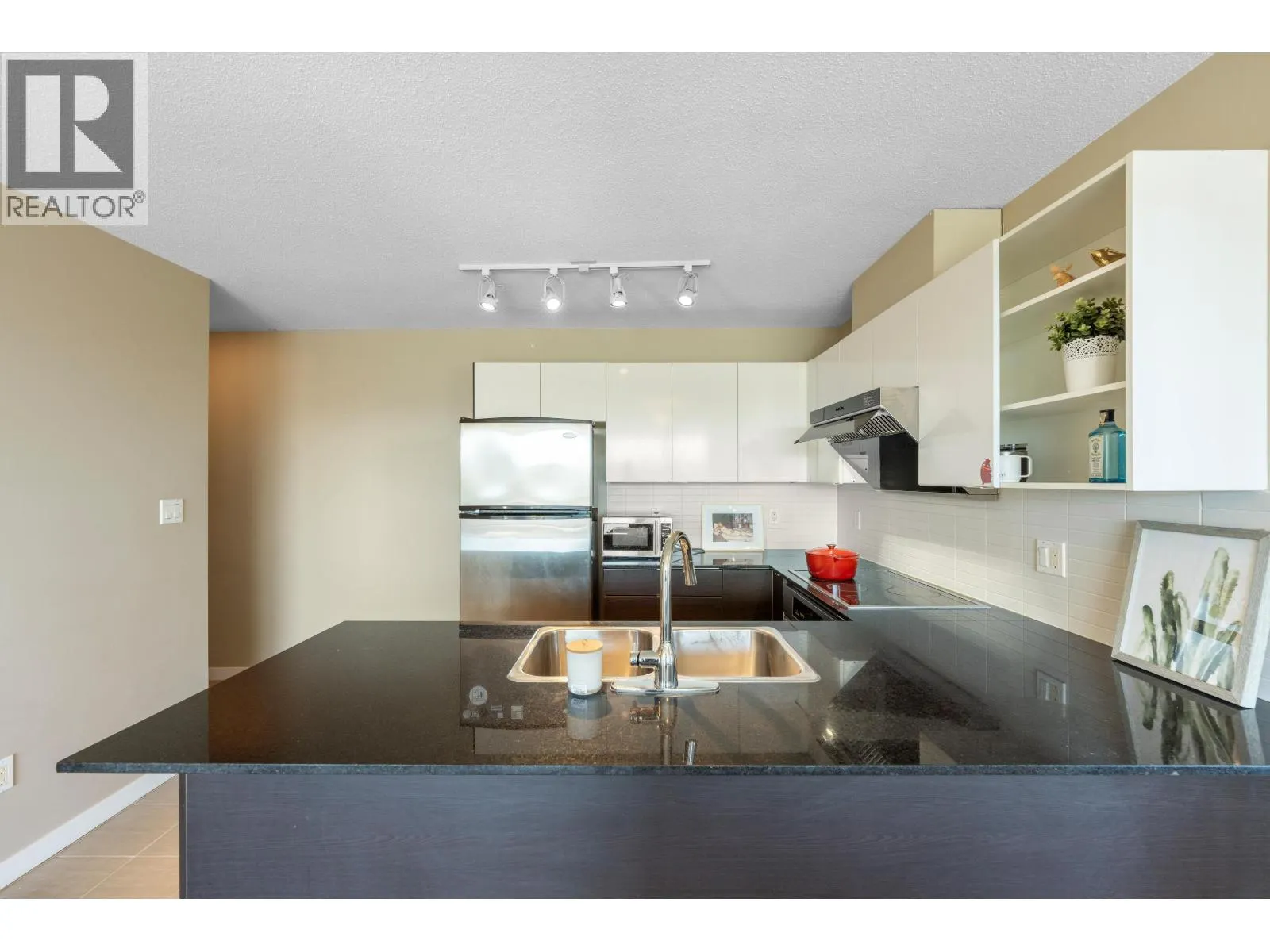 1806 4178 DAWSON STREET