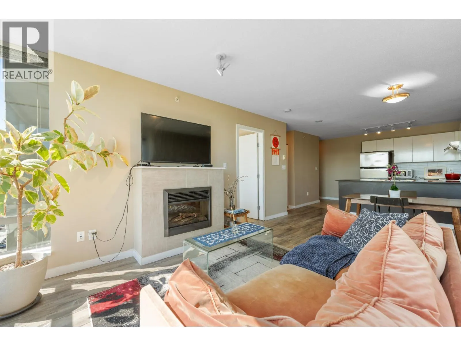 1806 4178 DAWSON STREET