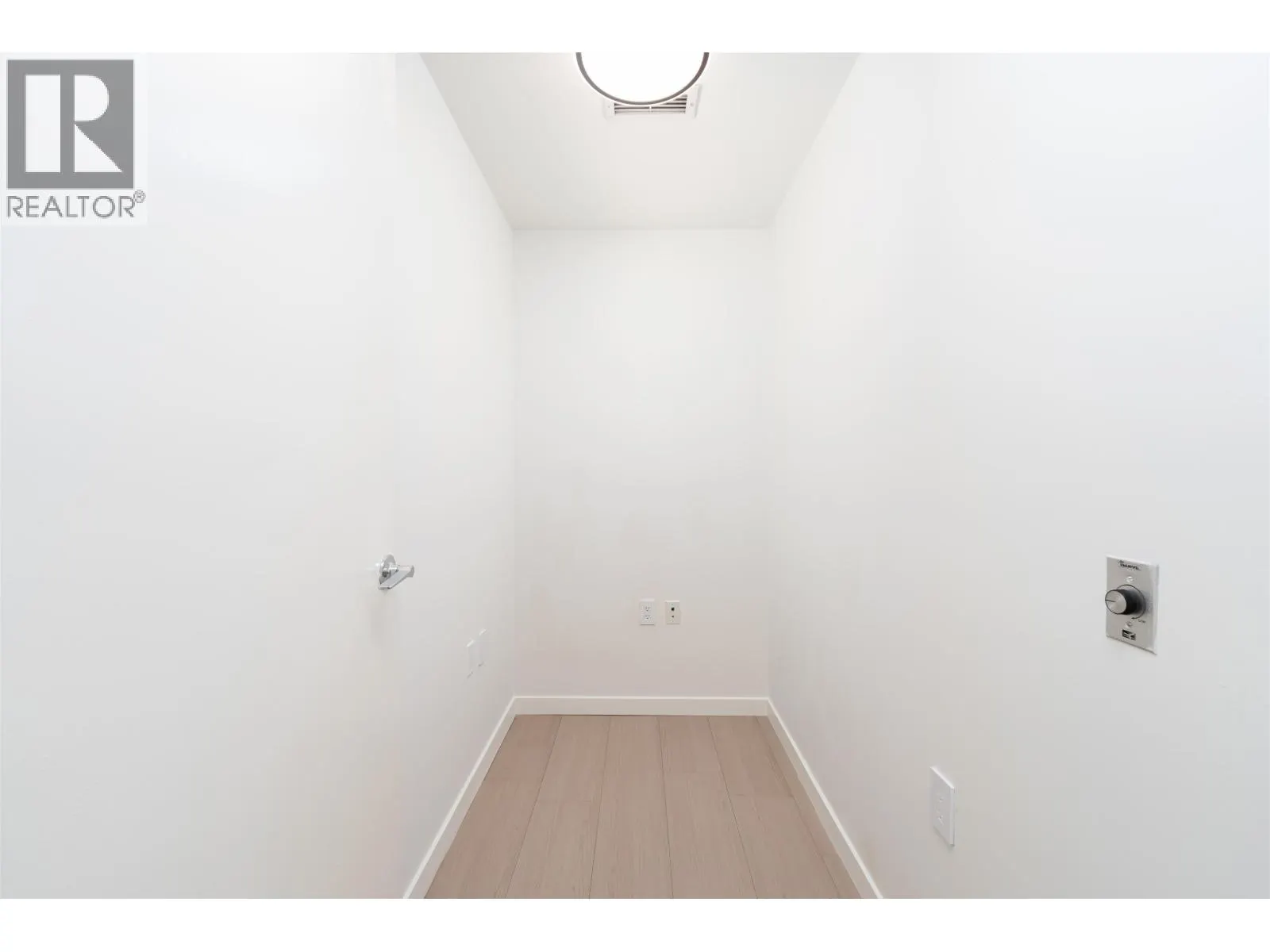 1002 2355 MADISON AVENUE