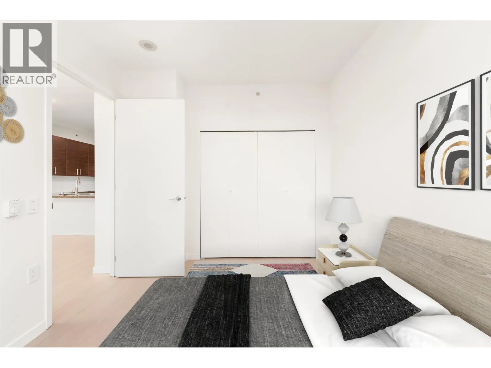 1002 2355 MADISON AVENUE