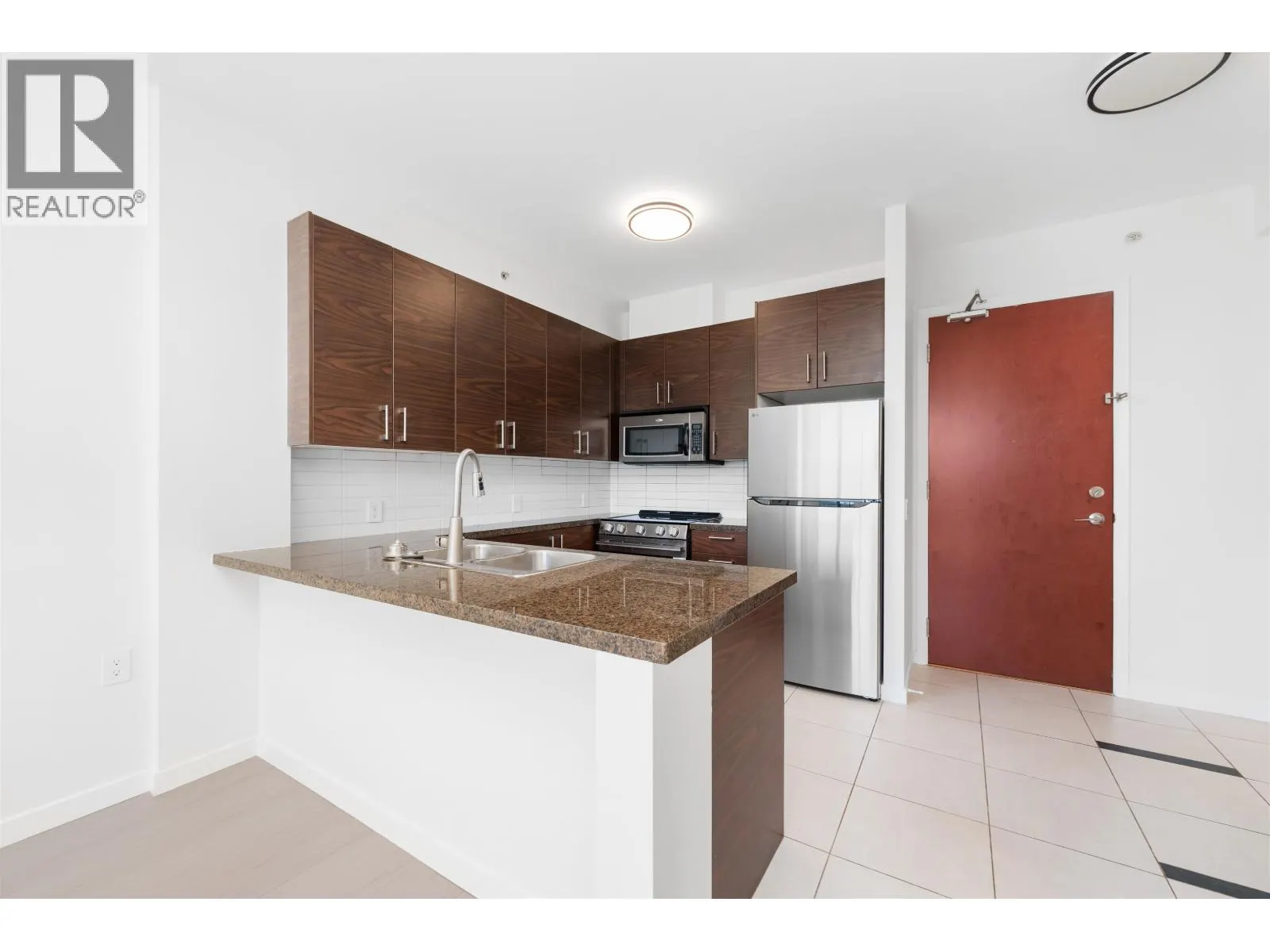 1002 2355 MADISON AVENUE