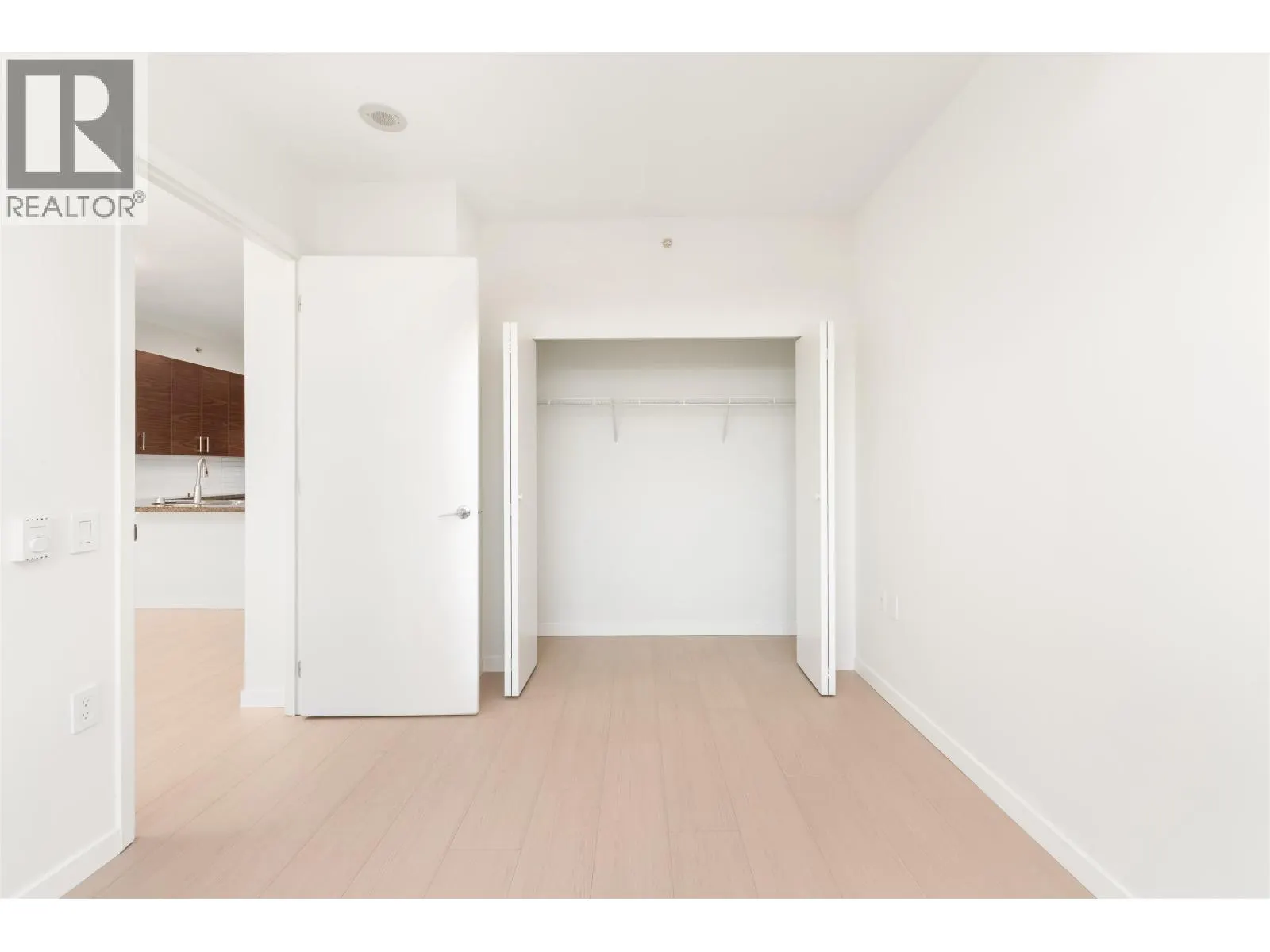 1002 2355 MADISON AVENUE