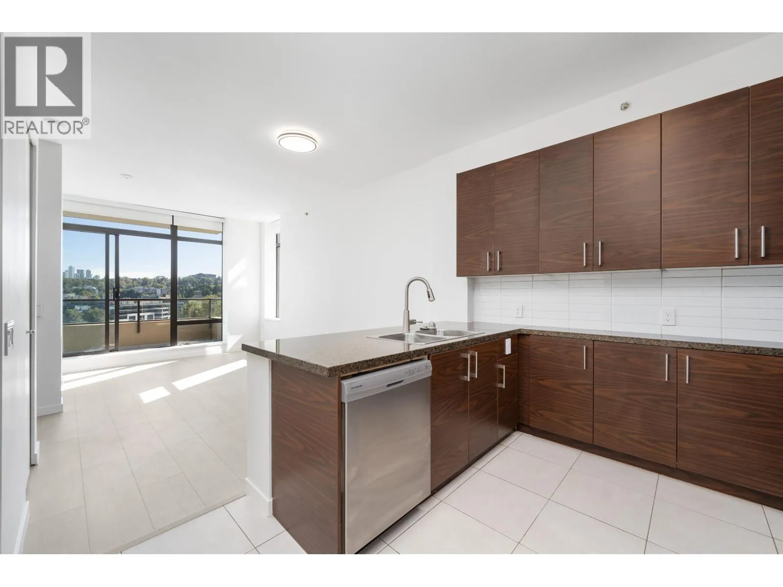 1002 2355 MADISON AVENUE