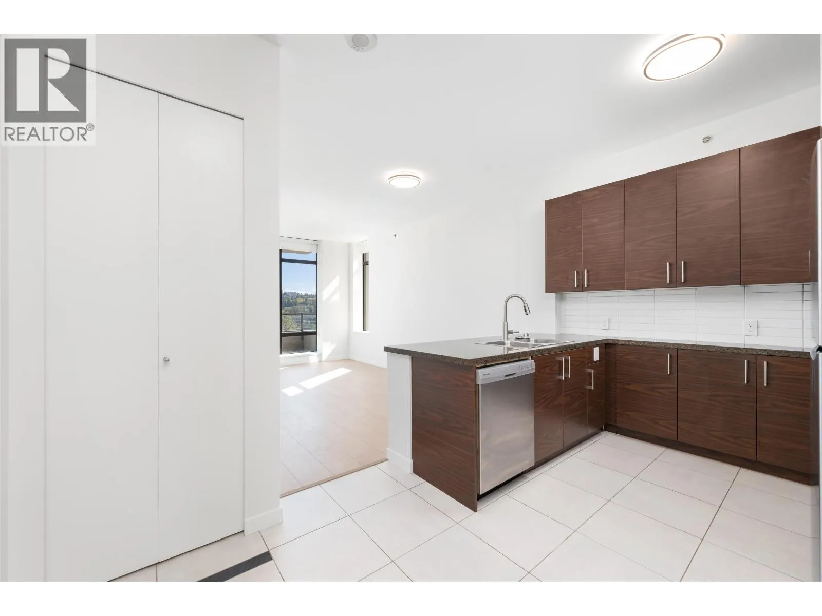 1002 2355 MADISON AVENUE