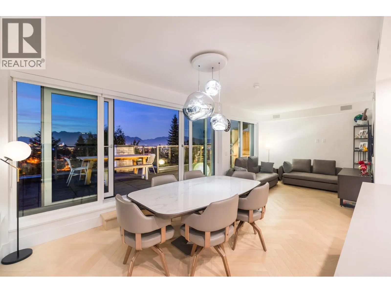 602 4685 CAMBIE STREET