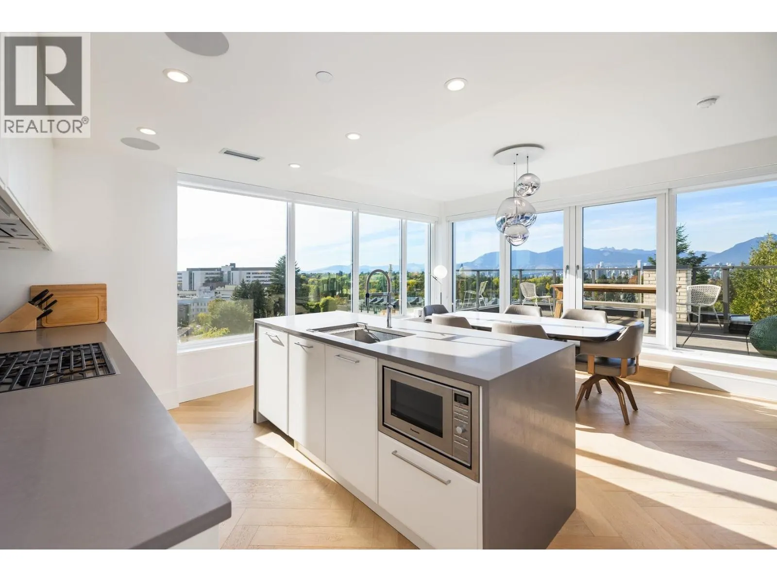 602 4685 CAMBIE STREET