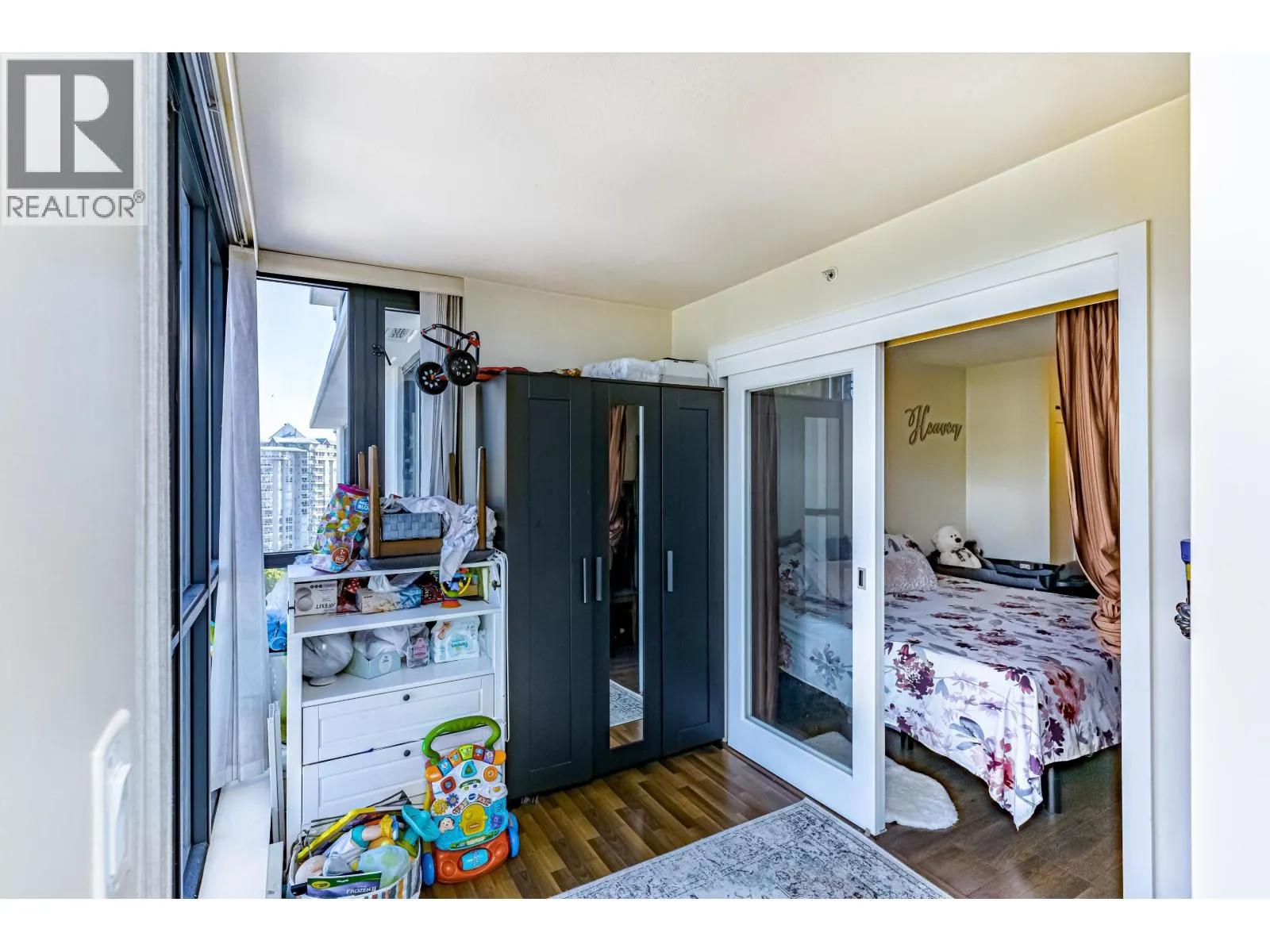 1508 1 RENAISSANCE SQUARE