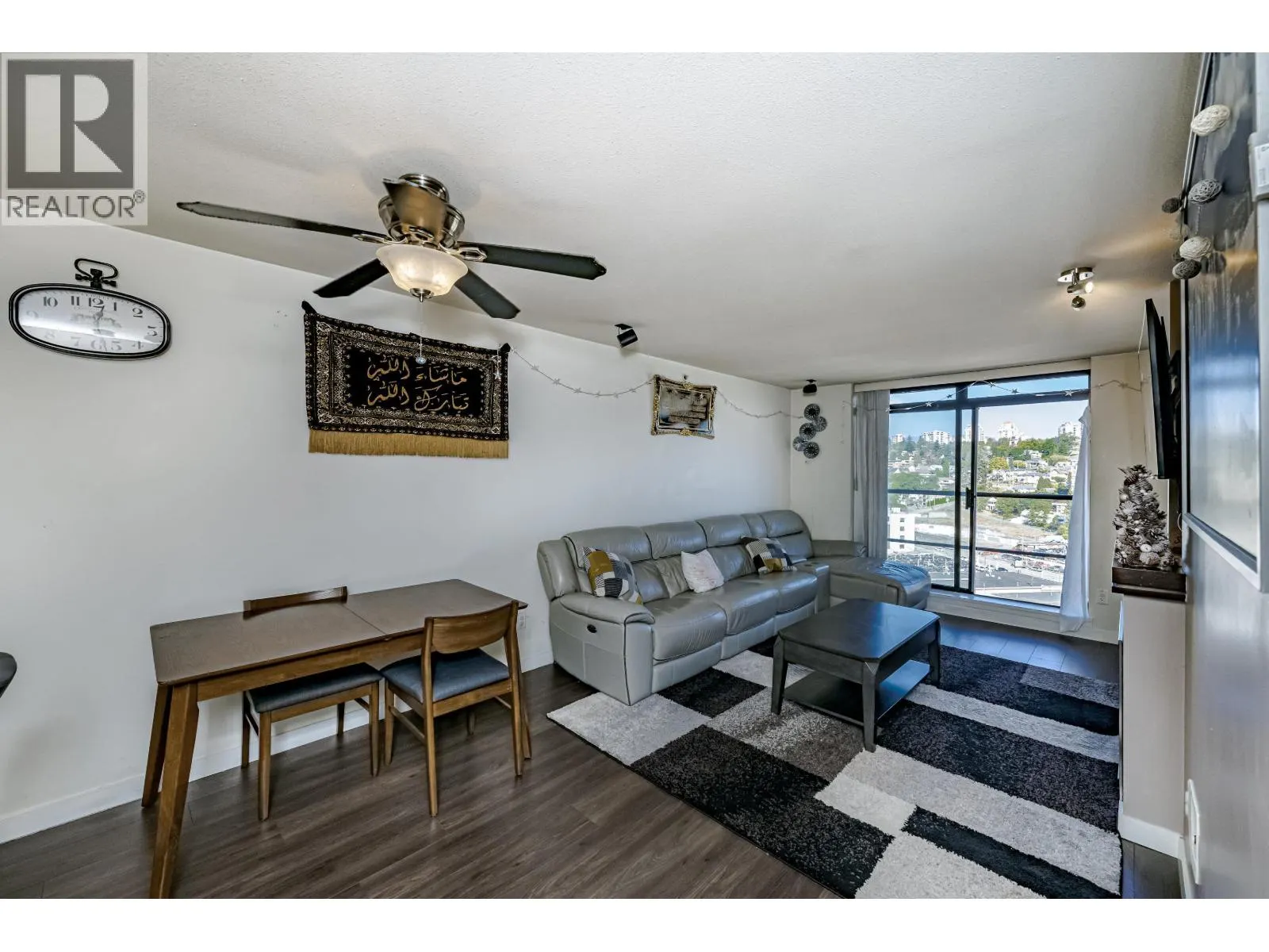 1508 1 RENAISSANCE SQUARE