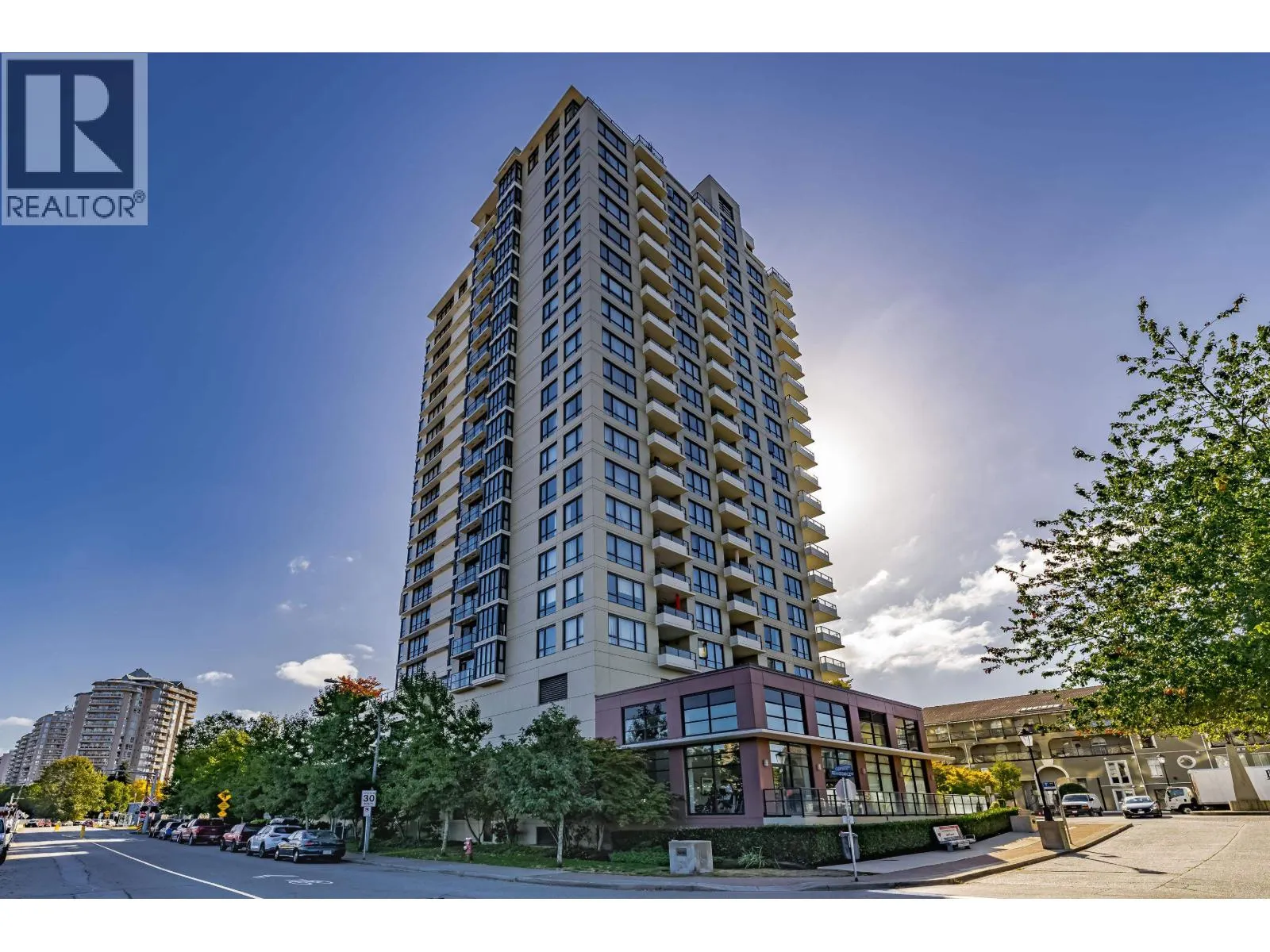 1508 1 RENAISSANCE SQUARE