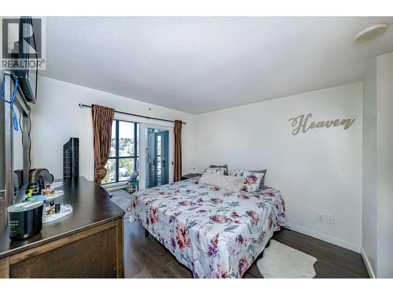 1508 1 RENAISSANCE SQUARE
