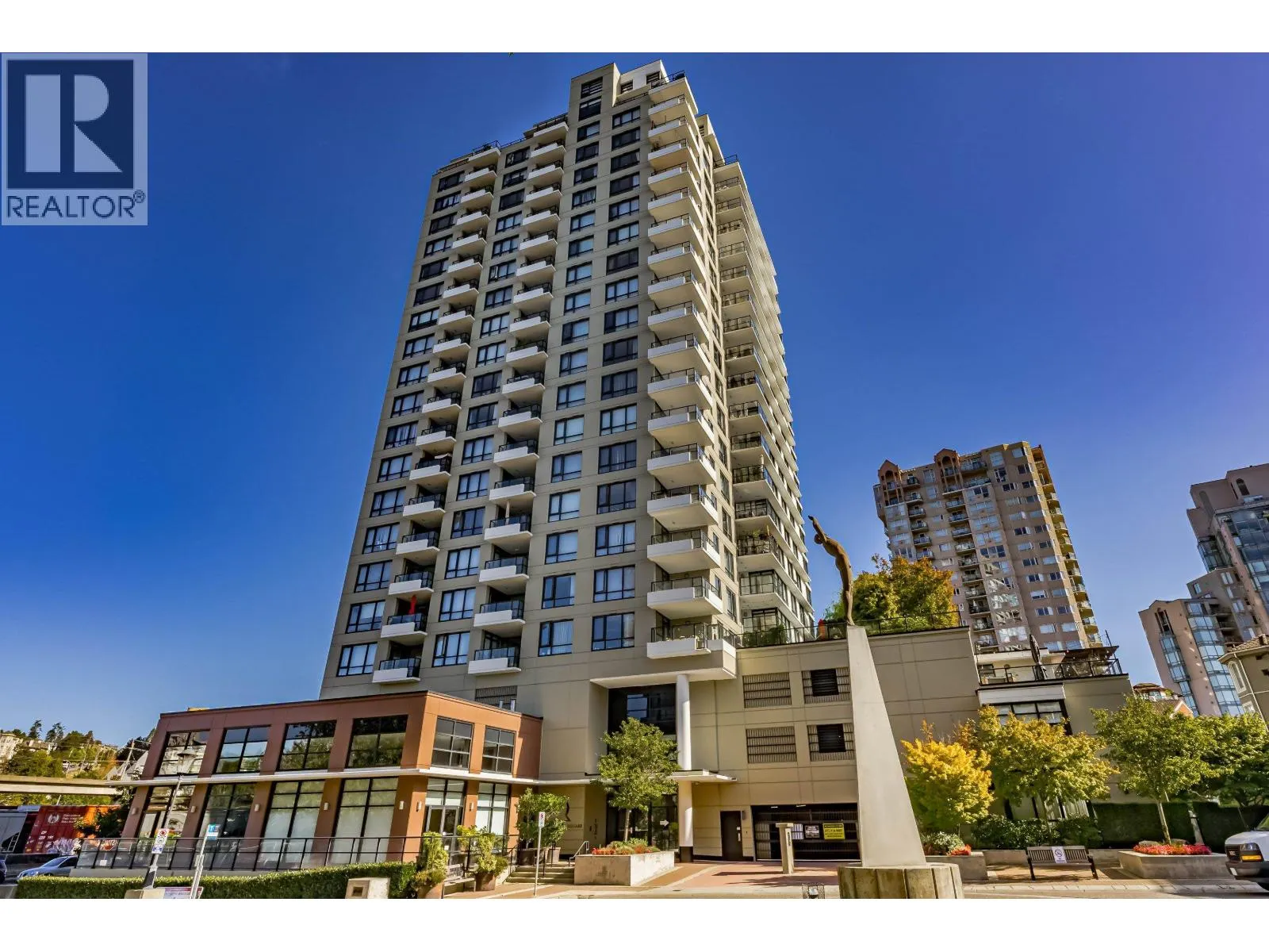 1508 1 RENAISSANCE SQUARE