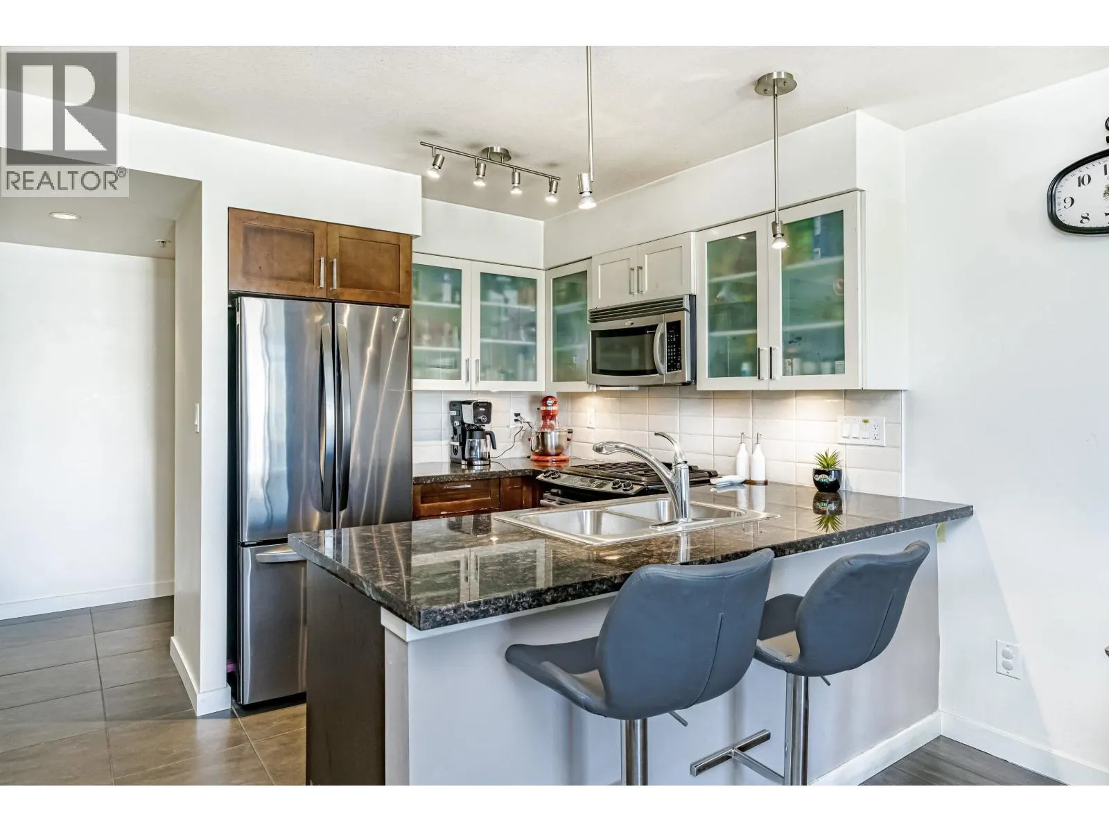 1508 1 RENAISSANCE SQUARE