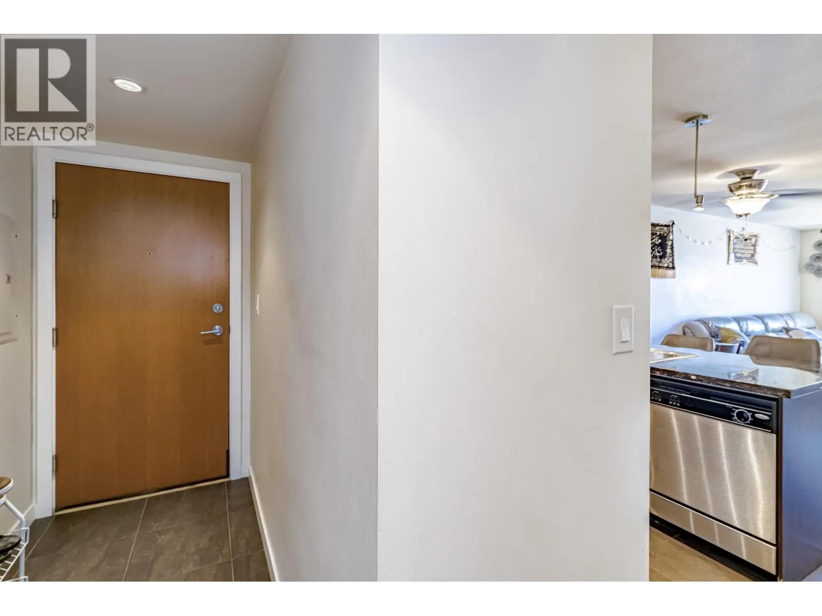 1508 1 RENAISSANCE SQUARE