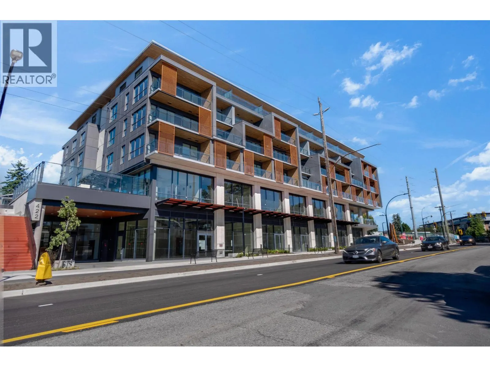 2xx 422 E 3RD STREET
