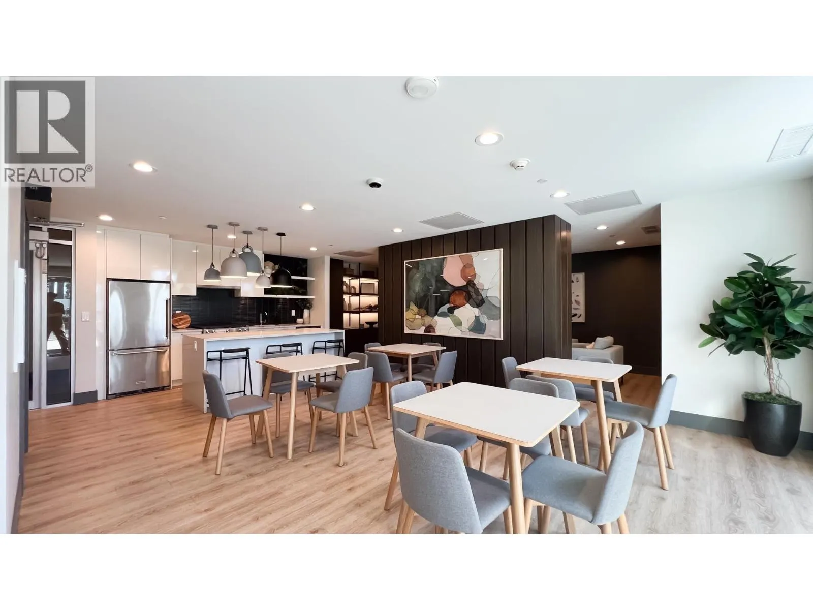 1405 3430 E KENT AVENUE