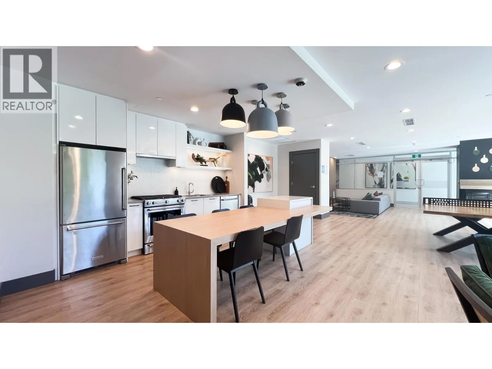 1405 3430 E KENT AVENUE