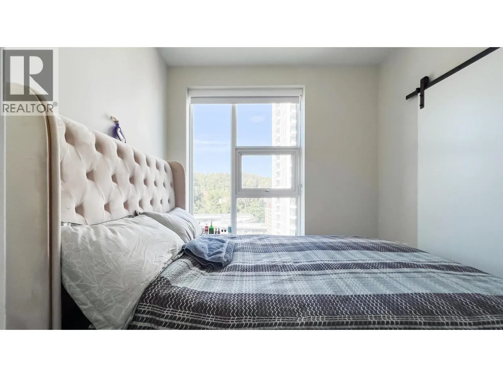 1405 3430 E KENT AVENUE