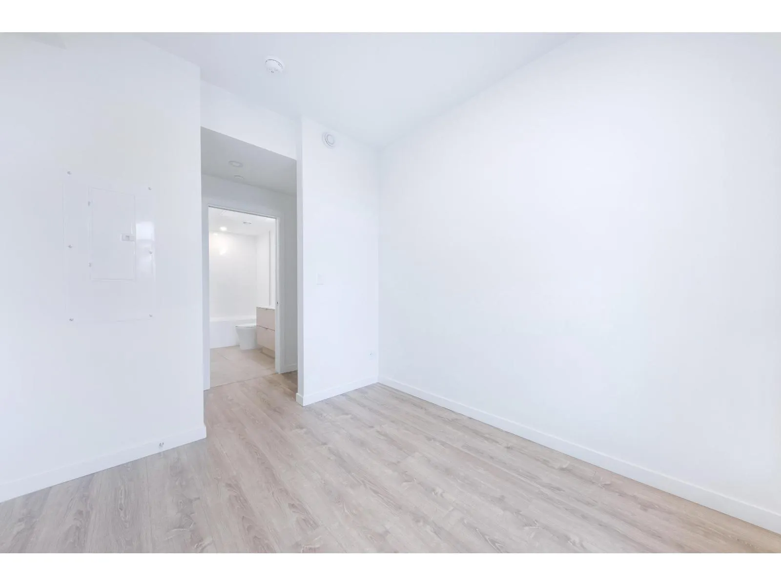 607 10828 139A STREET