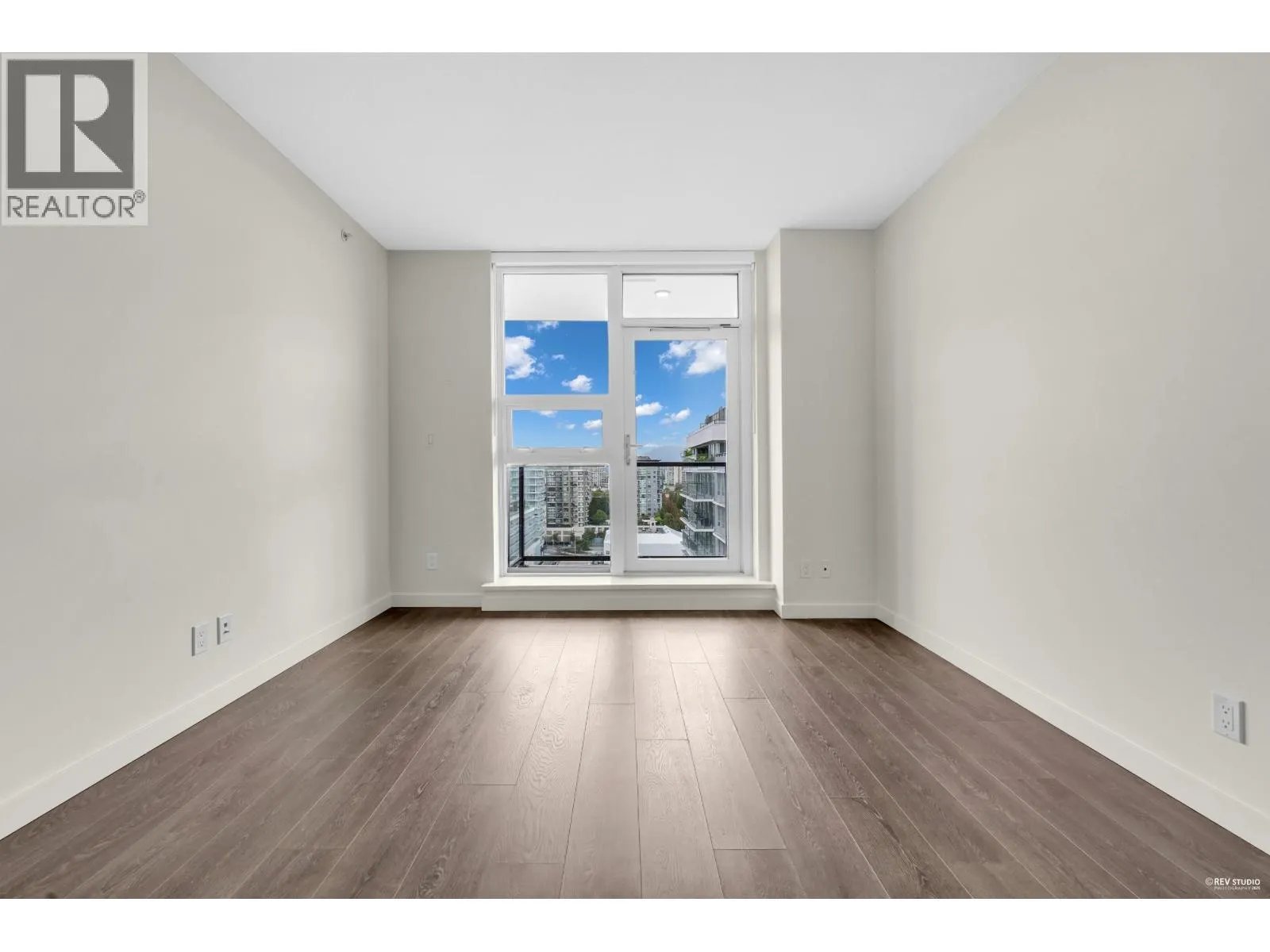 1404 6633 BUSWELL STREET