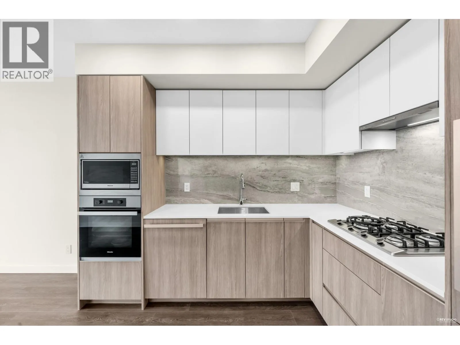 1404 6633 BUSWELL STREET