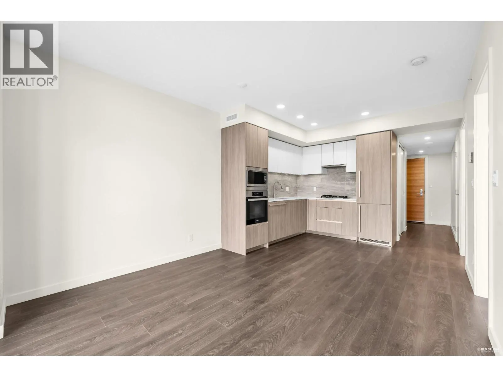 1404 6633 BUSWELL STREET