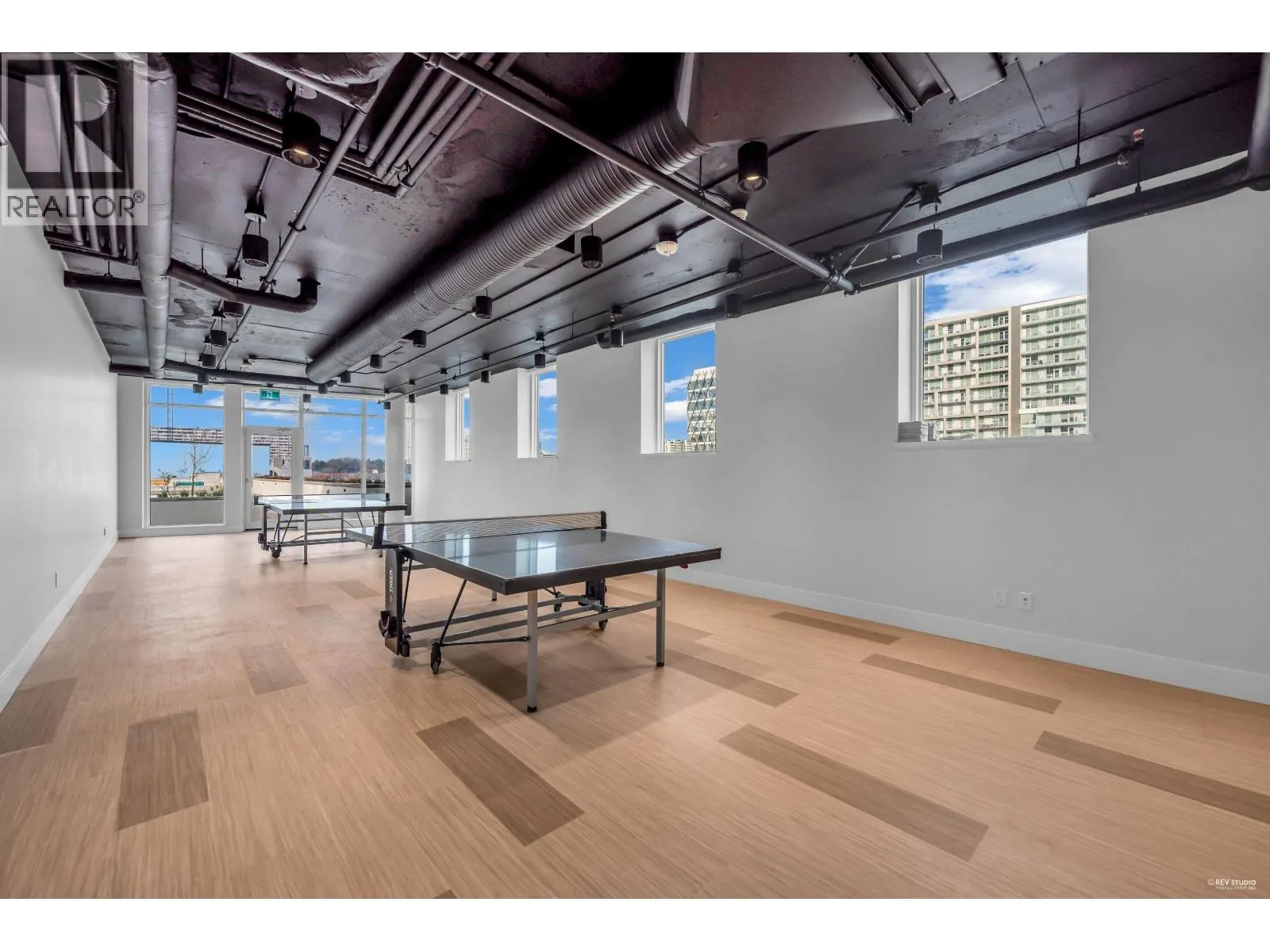 1404 6633 BUSWELL STREET