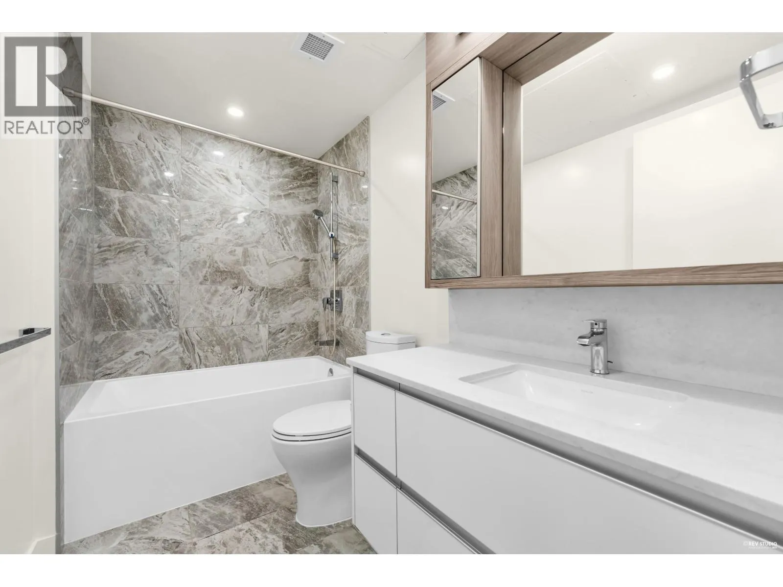 1404 6633 BUSWELL STREET