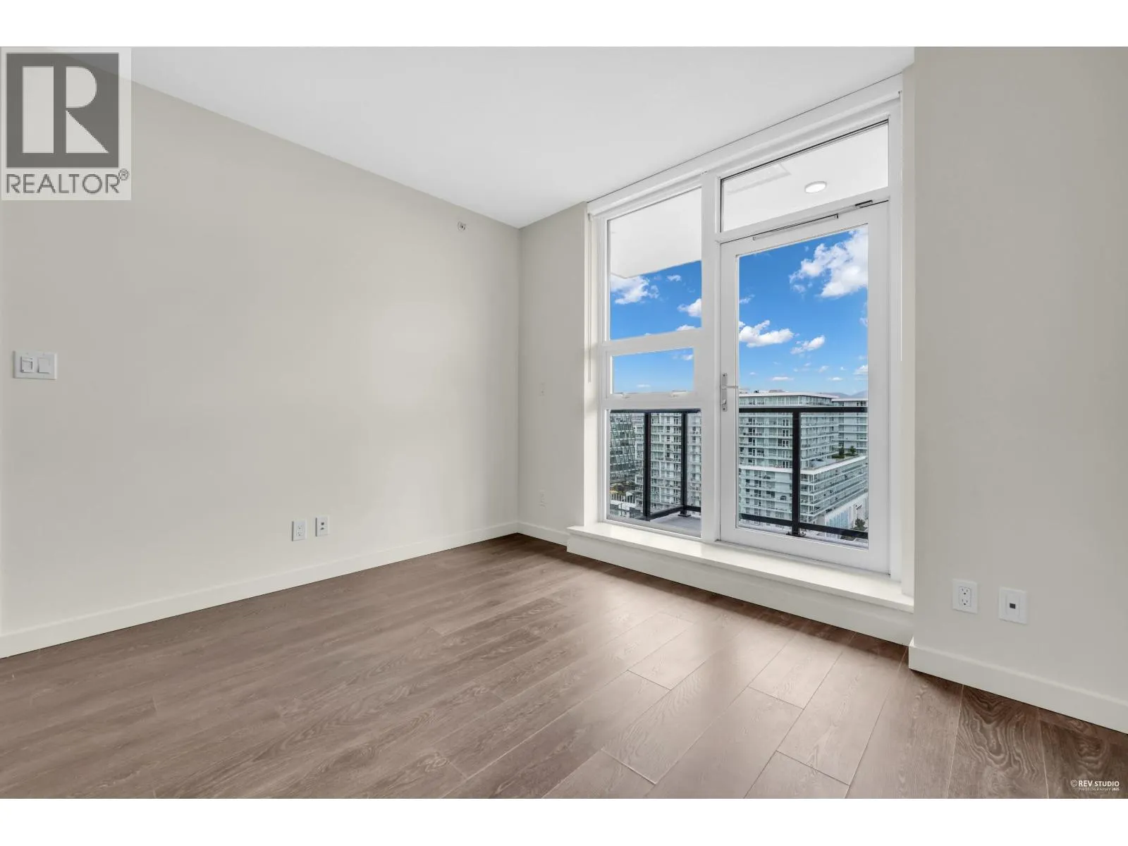 1404 6633 BUSWELL STREET