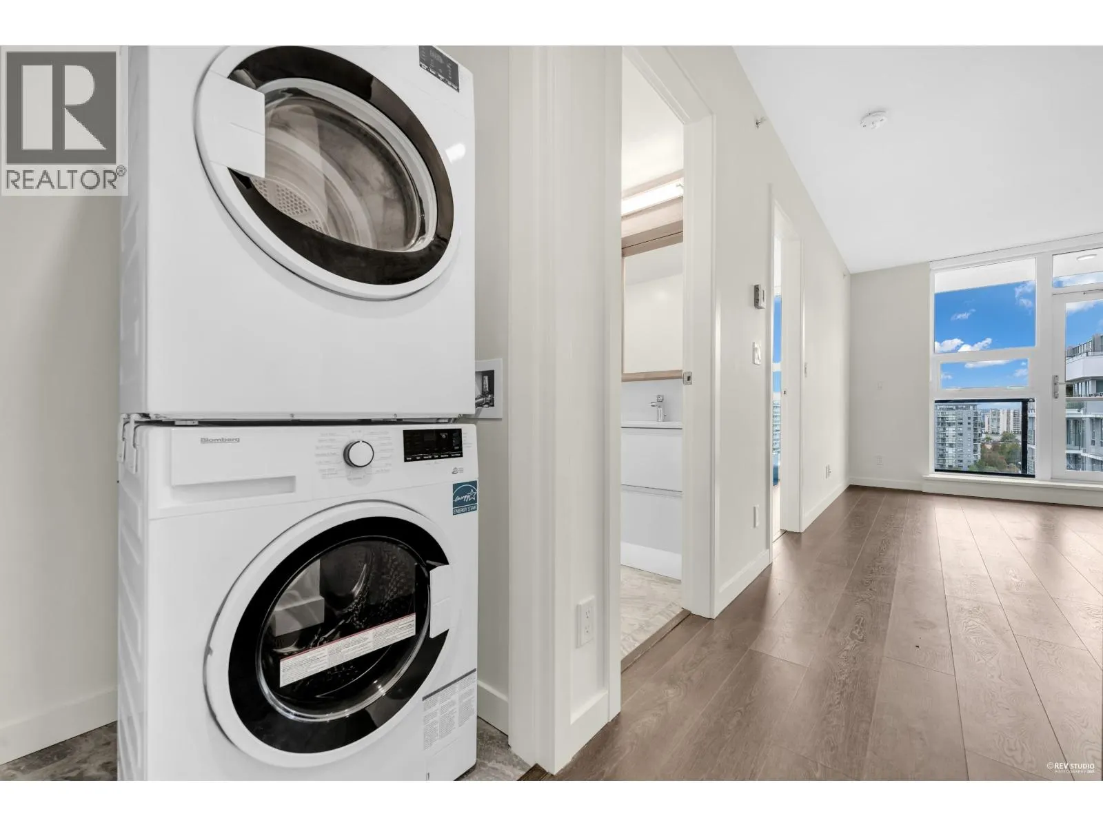 1404 6633 BUSWELL STREET