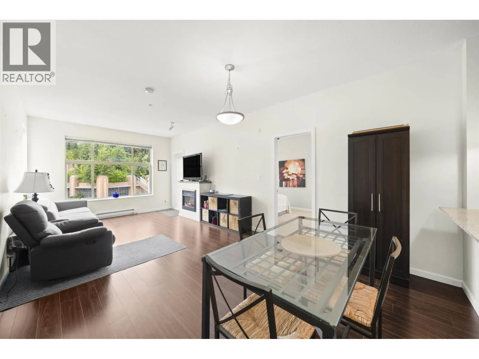 301 275 ROSS DRIVE