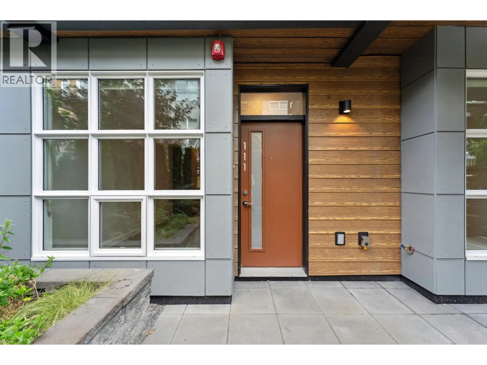 111 2060 CURLING ROAD
