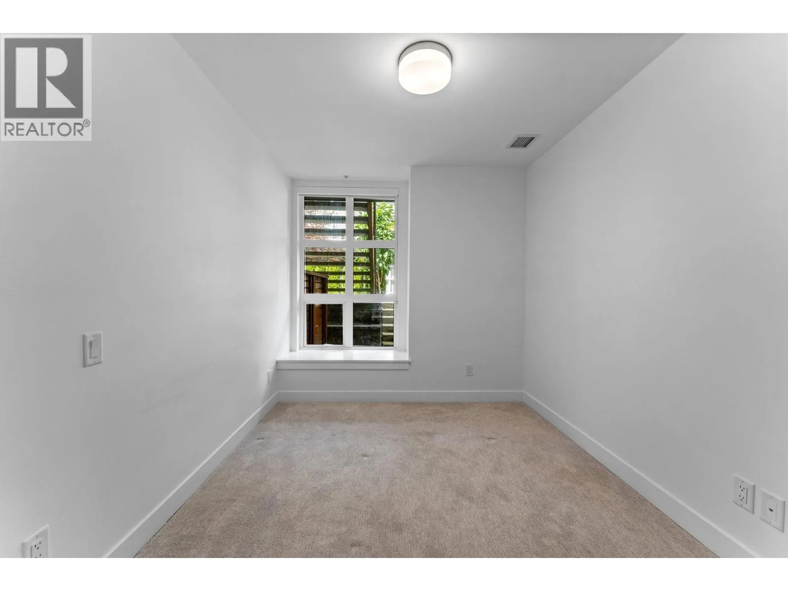 111 2060 CURLING ROAD