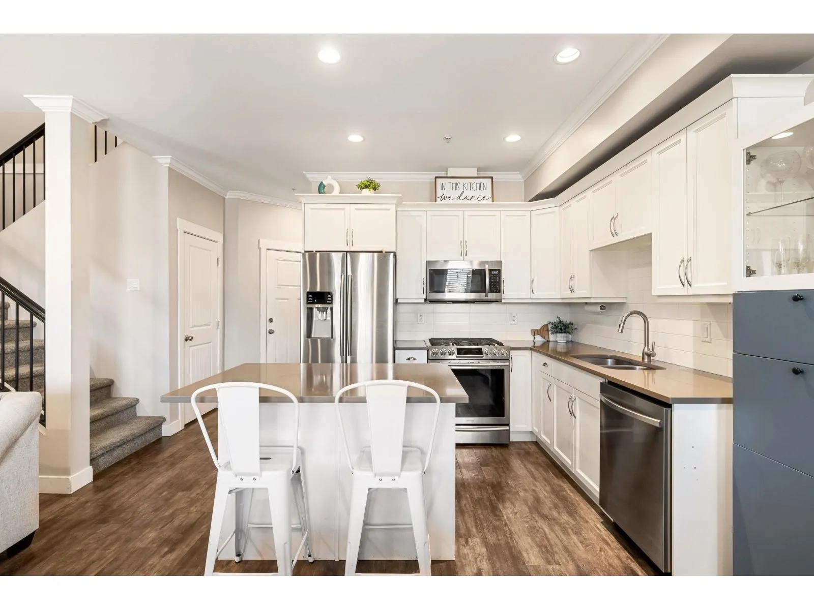 5 6491 VEDDER ROAD|Sardis South