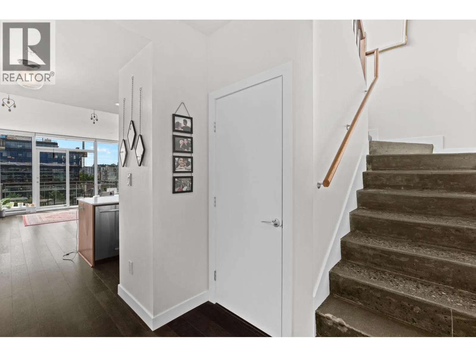 PH907 221 UNION STREET