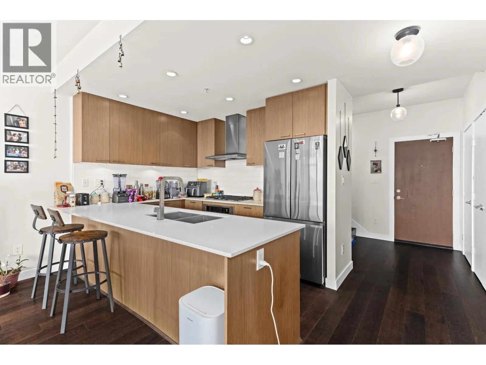 PH907 221 UNION STREET