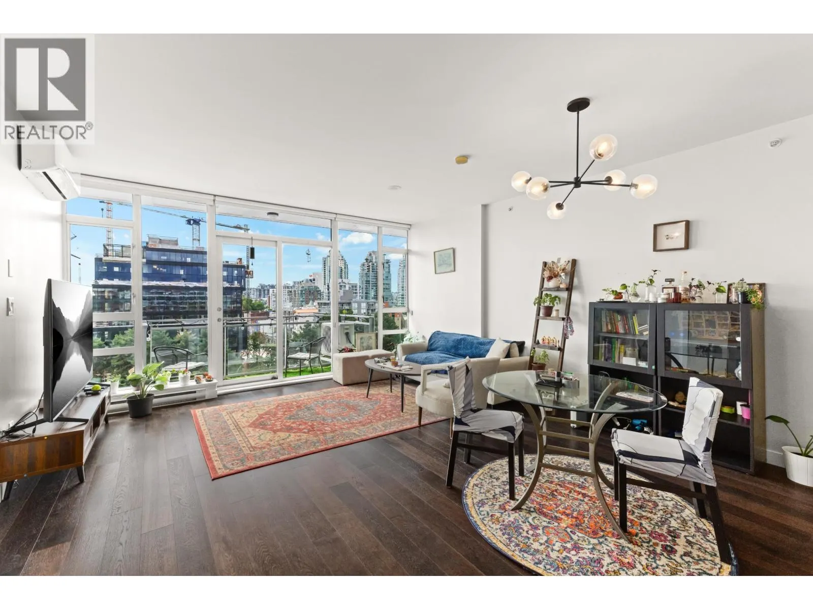 PH907 221 UNION STREET