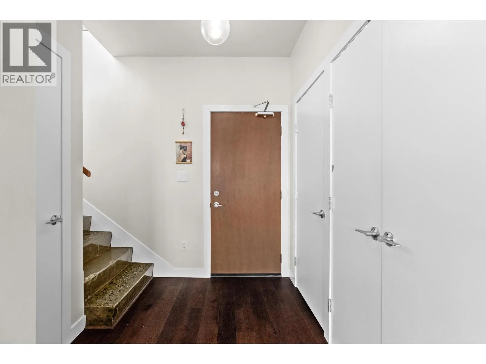 PH907 221 UNION STREET