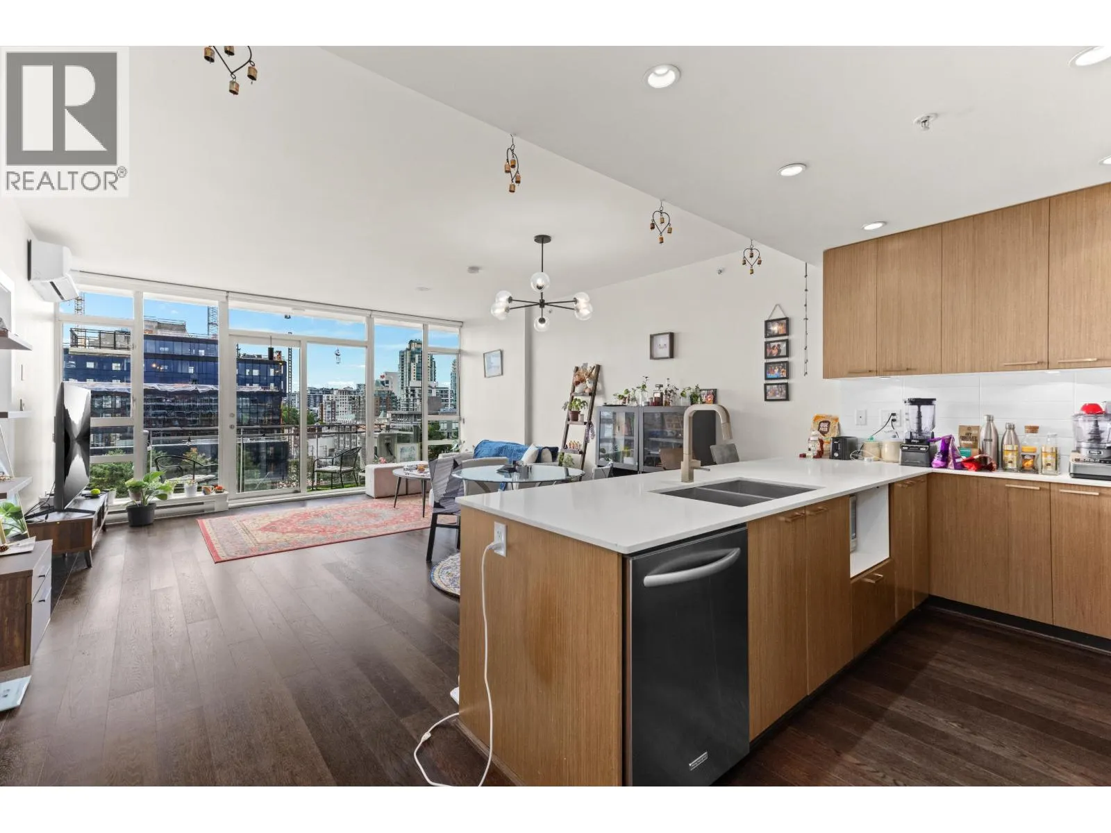 PH907 221 UNION STREET