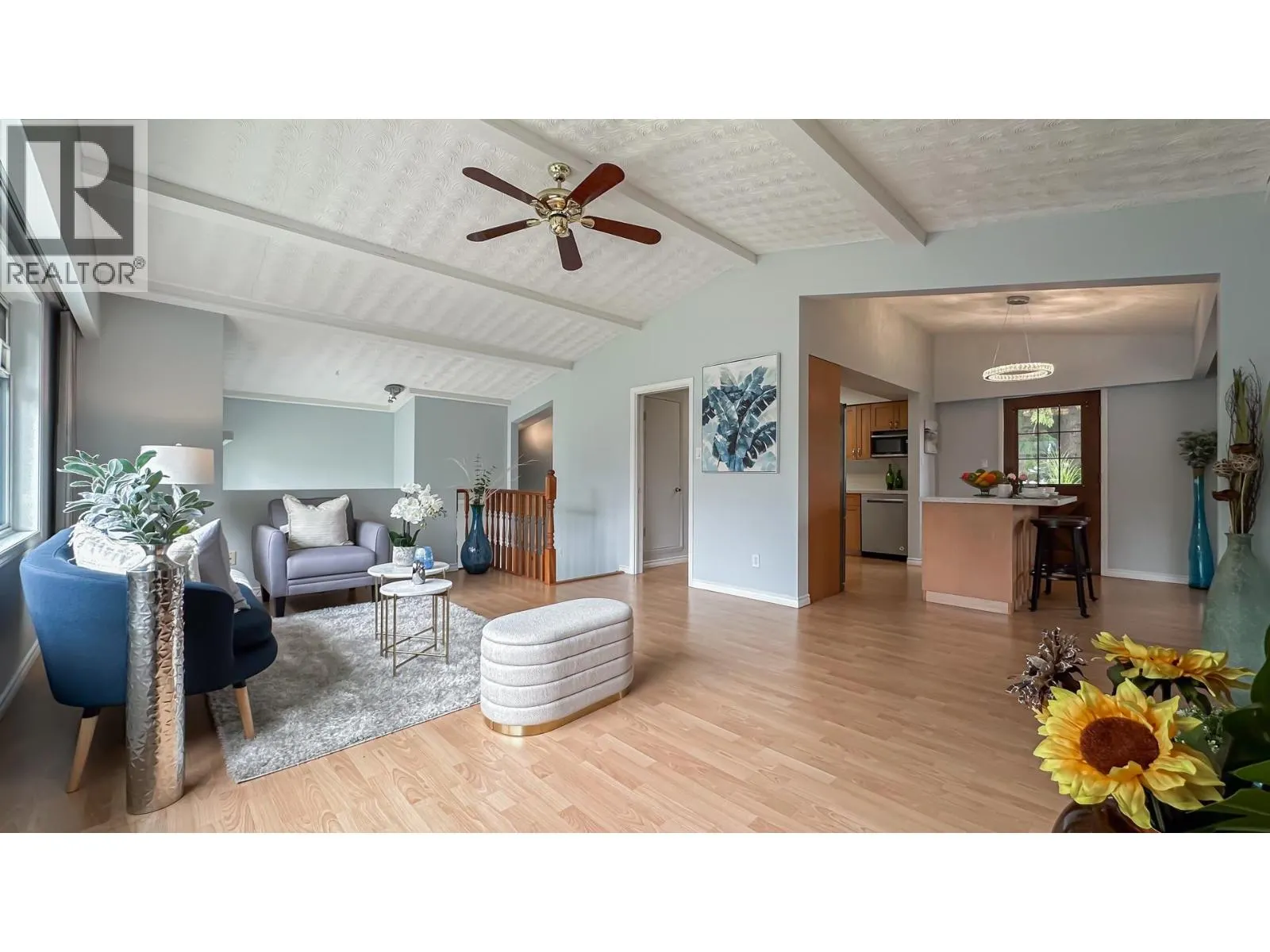 916 GLENACRE COURT