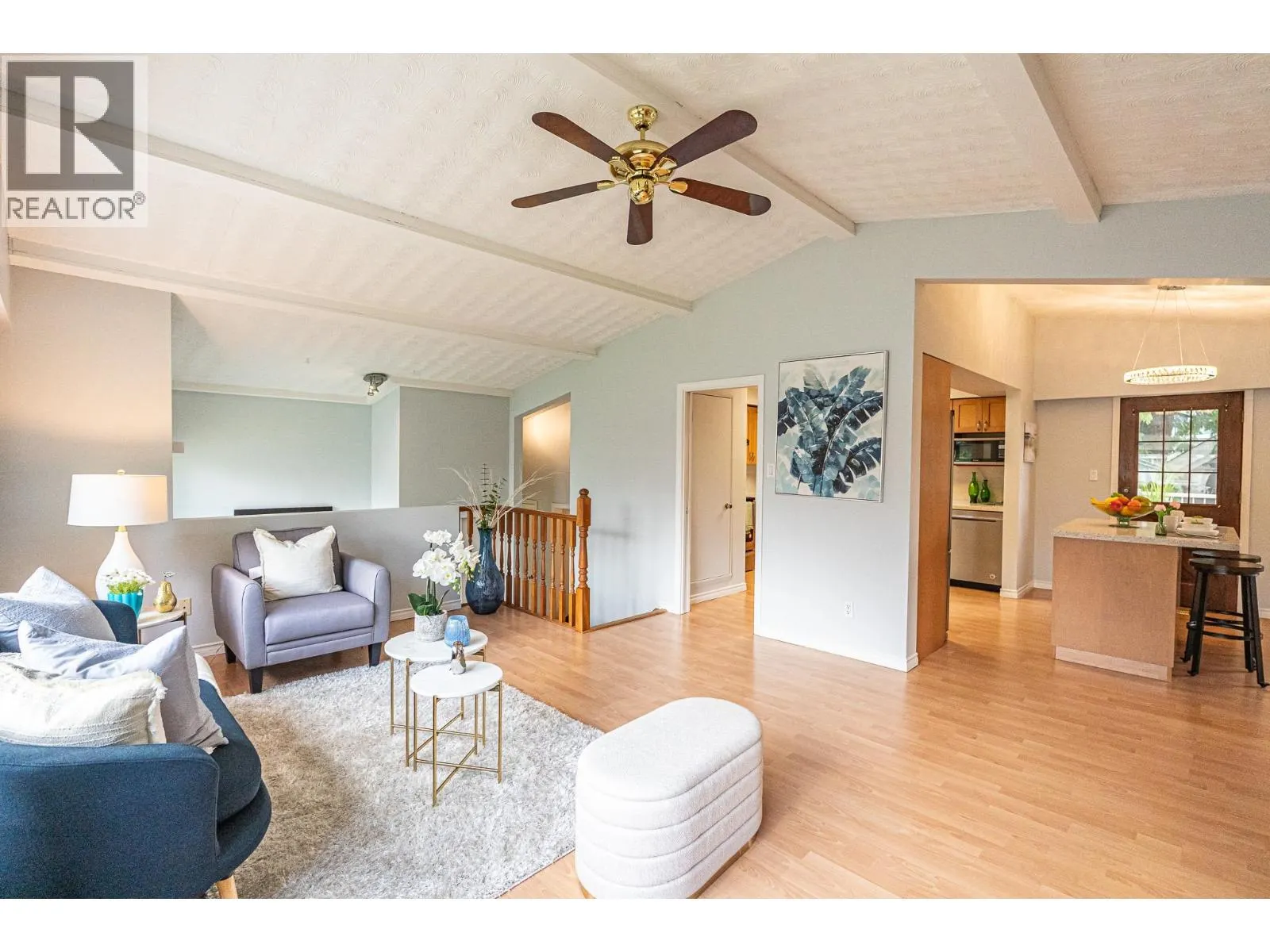 916 GLENACRE COURT