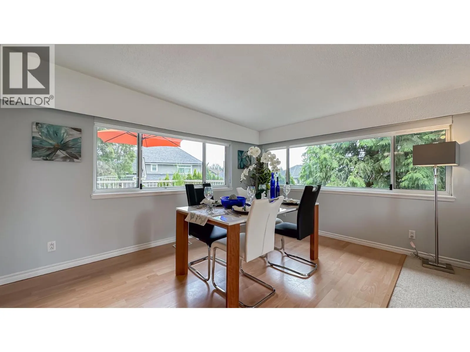 916 GLENACRE COURT