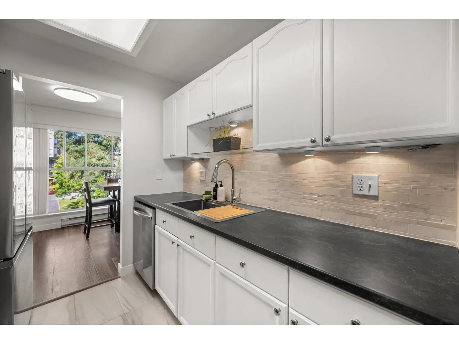 207 20350 54 AVENUE