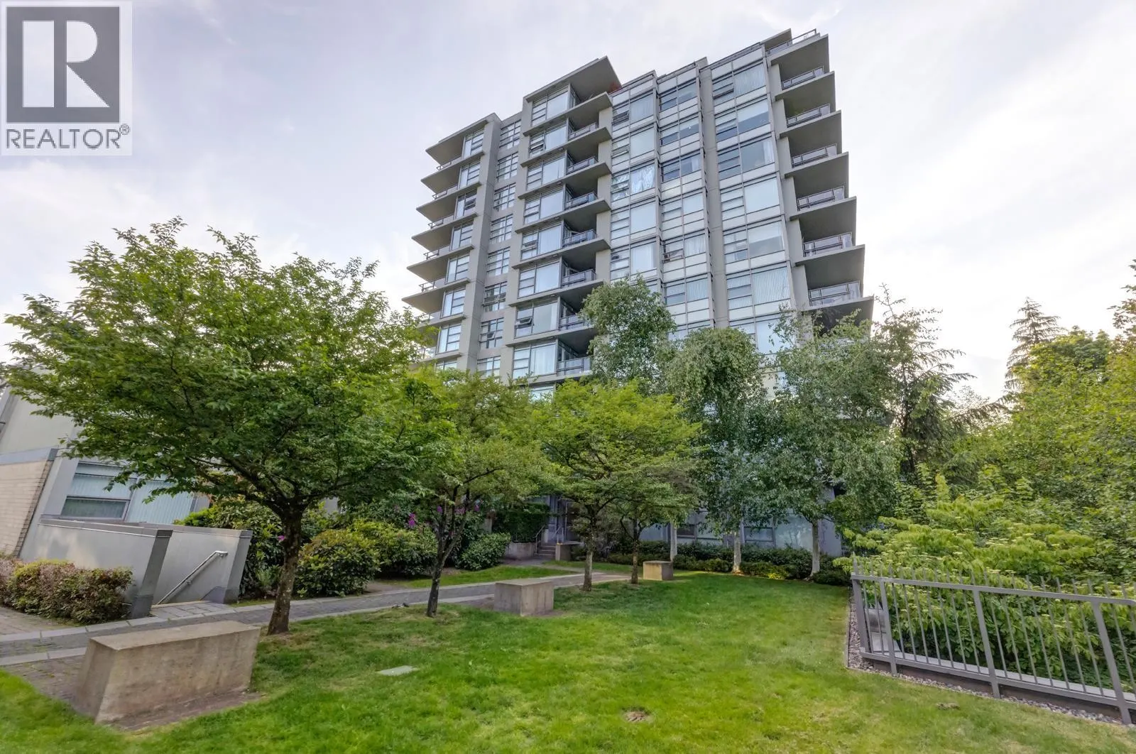 307 9222 UNIVERSITY CRESCENT