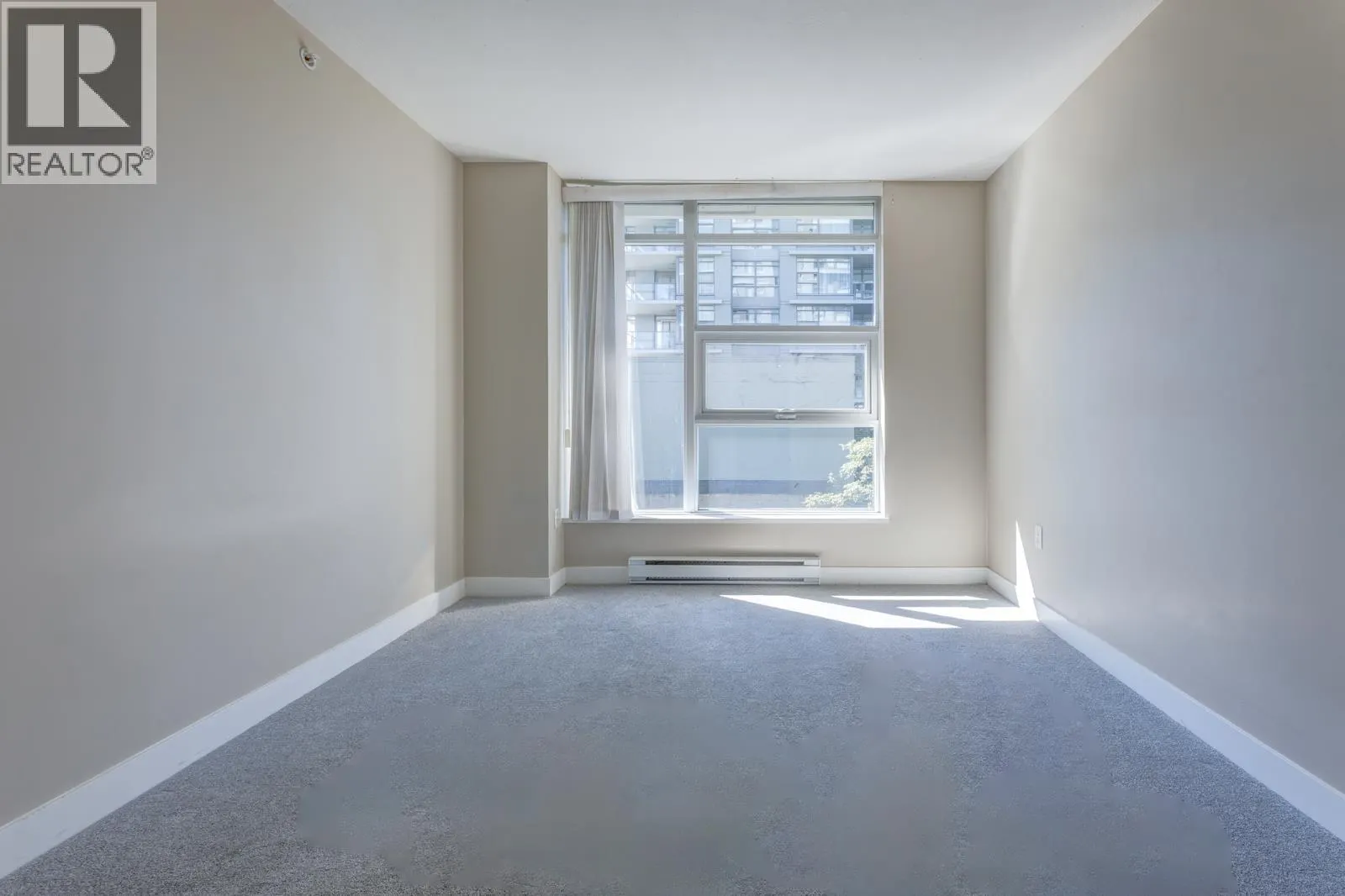 307 9222 UNIVERSITY CRESCENT