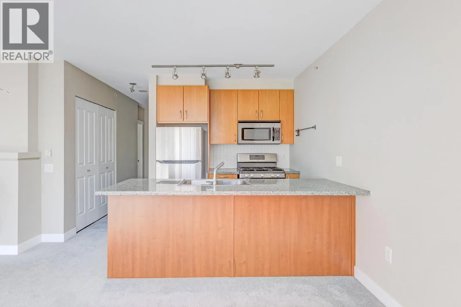 307 9222 UNIVERSITY CRESCENT