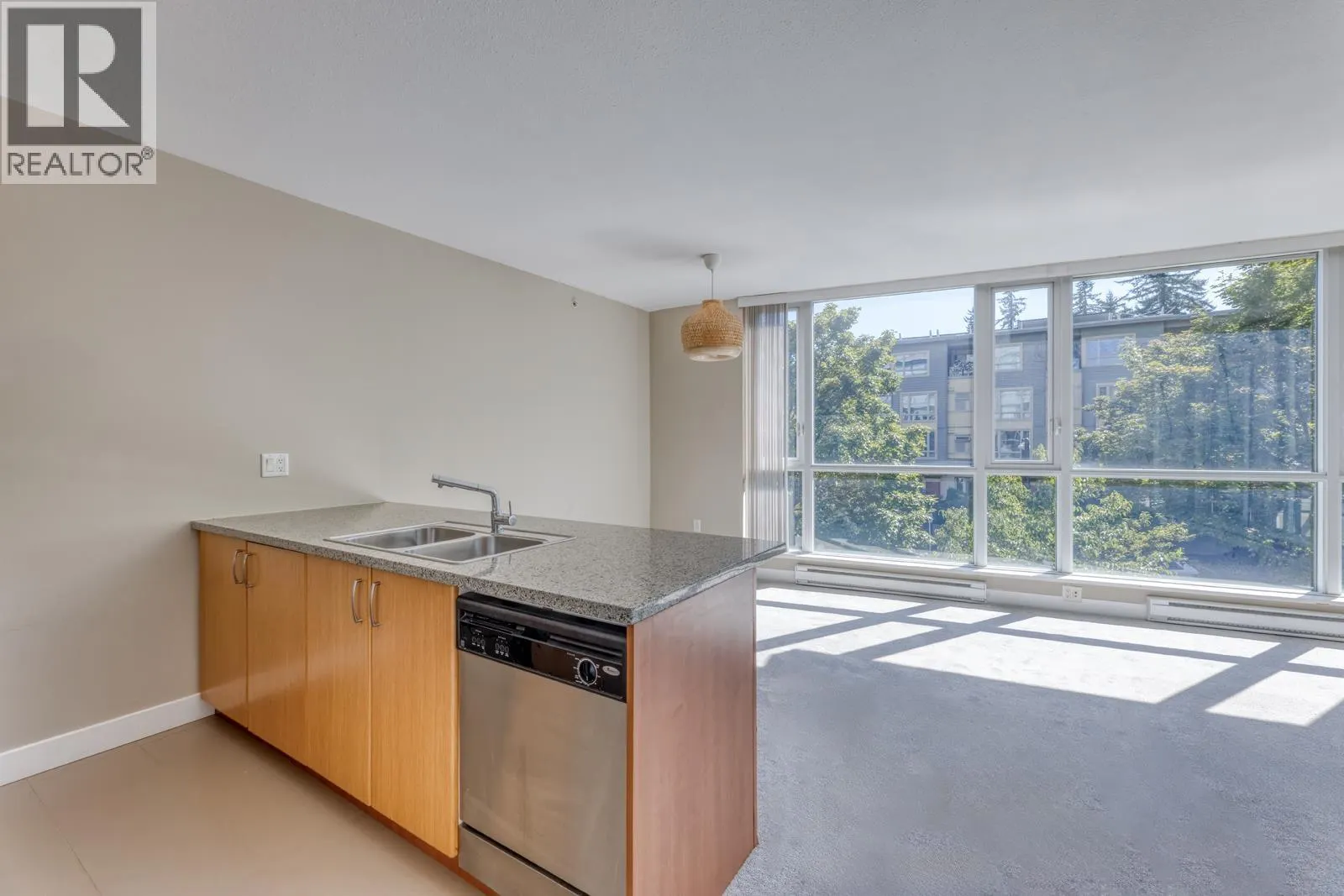 307 9222 UNIVERSITY CRESCENT