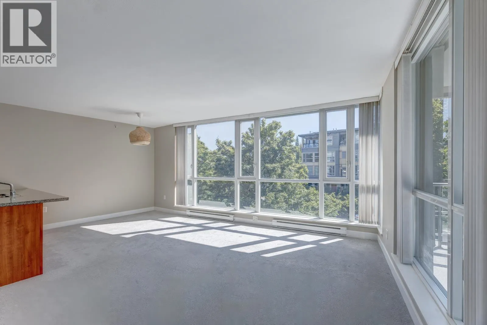 307 9222 UNIVERSITY CRESCENT