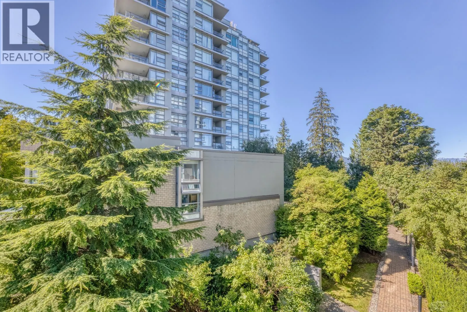 307 9222 UNIVERSITY CRESCENT