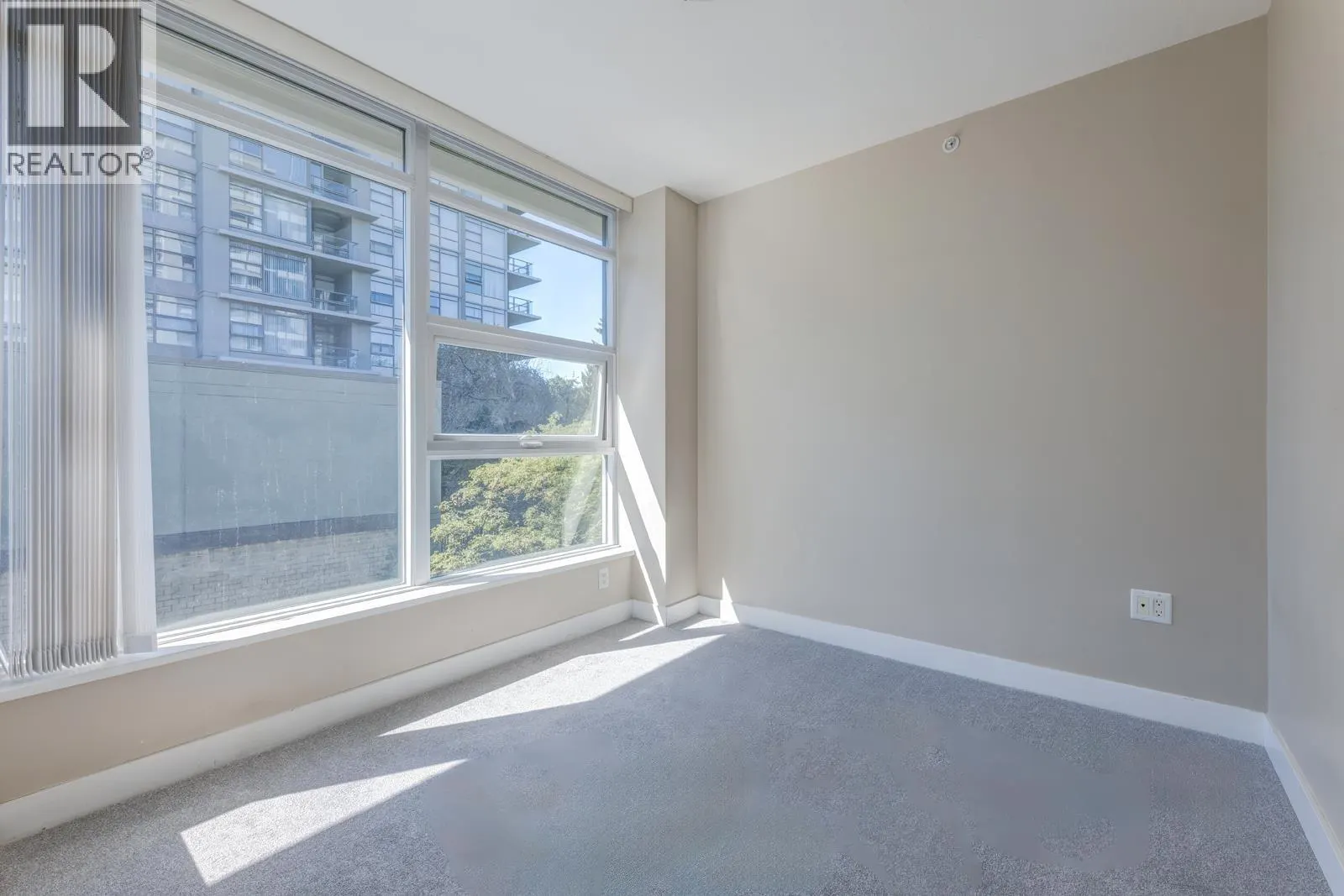 307 9222 UNIVERSITY CRESCENT